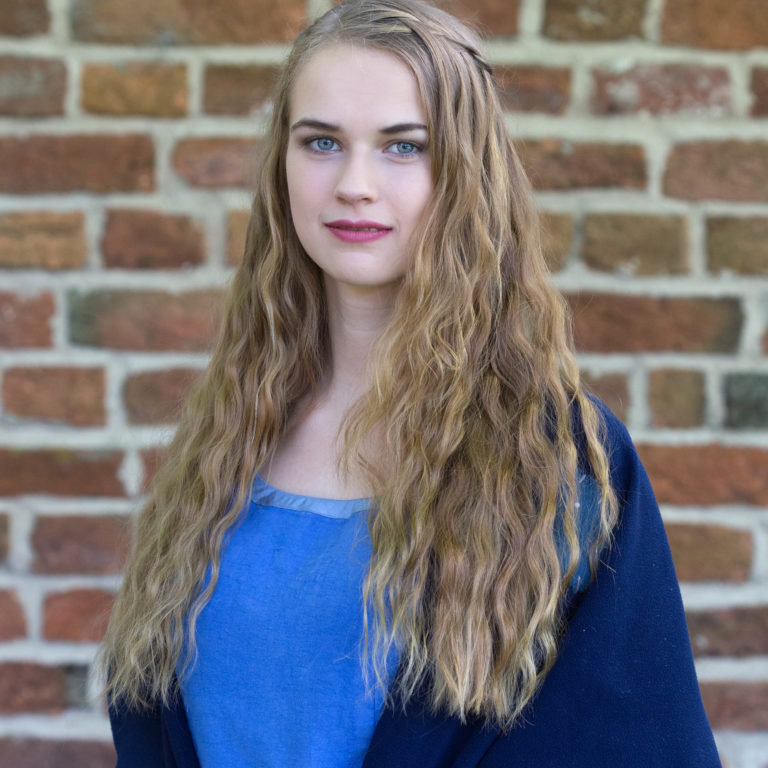 Inga Kölpin als Anneke Hollander