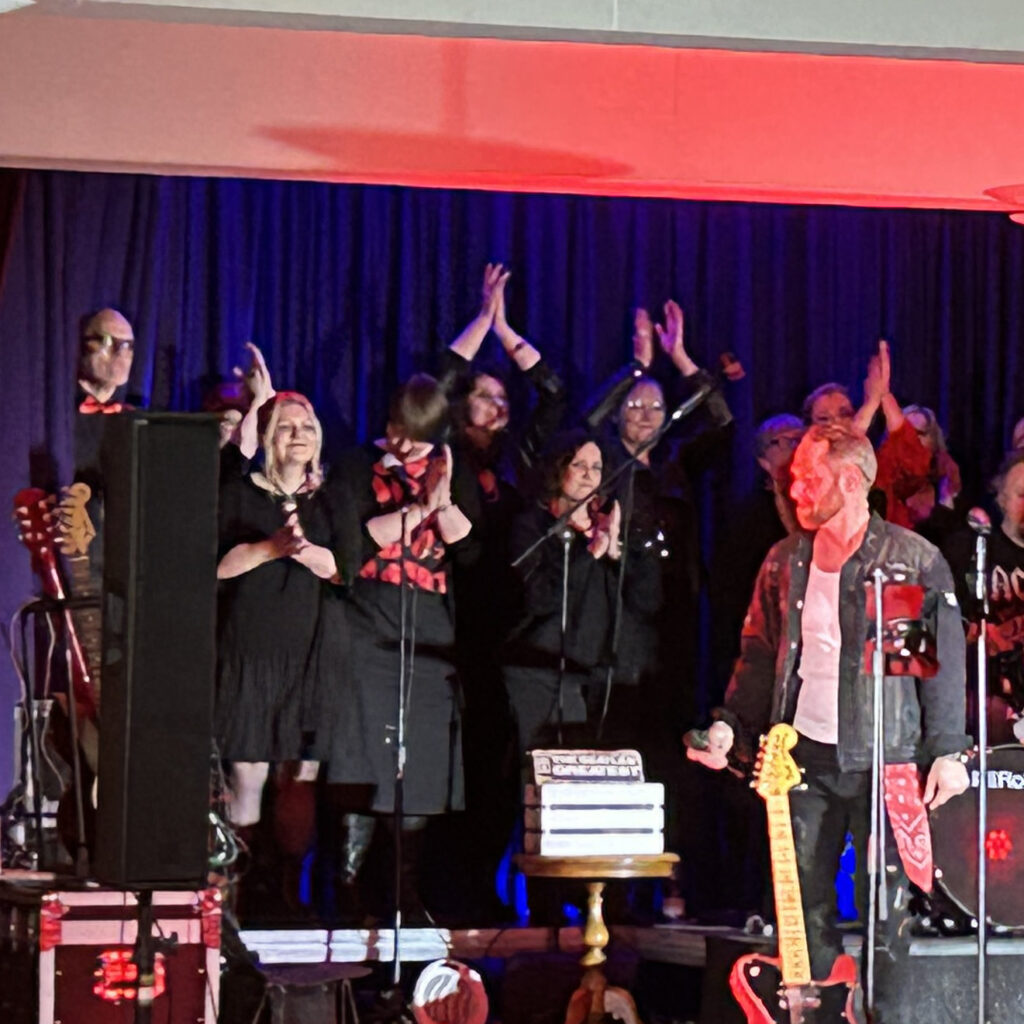 Chor bei der Classic Rock Show am Stimmung machen